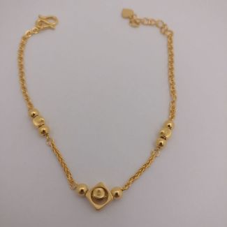 24K Link Chain with a Squared Charm Bracelet - Z021329